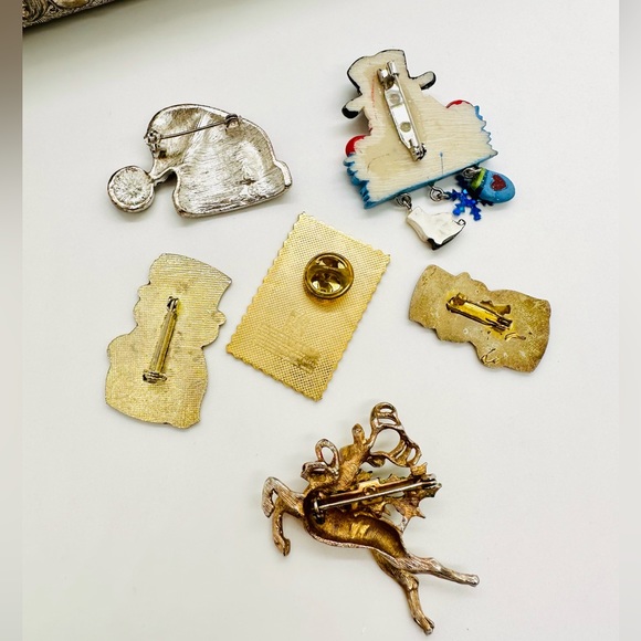 Vintage Old Fashioned Christmas Brooch pin lot - Picture 3 of 10
